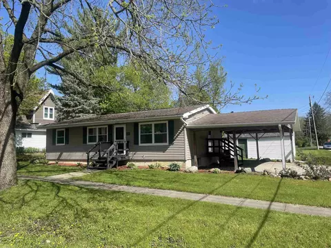 309 E State Sts, Fayette, IA 52142