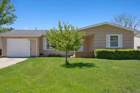 3105 NE Kenridge Ter, Cedar Rapids, IA 52402