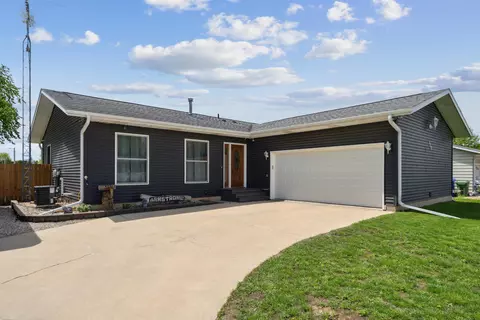 320 E Weare St, Clarksville, IA 50619