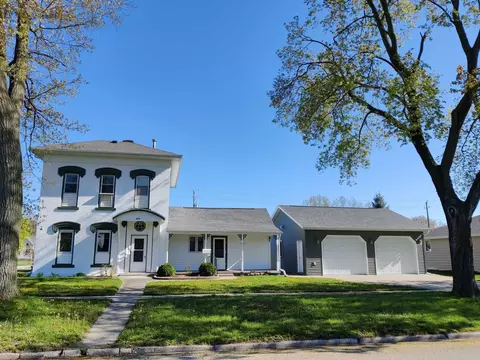 302 E Broadway St, Decorah, IA 52101