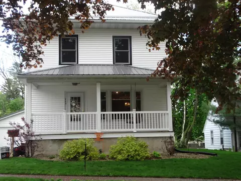 205 2nd St NE, Waukon, IA 52172