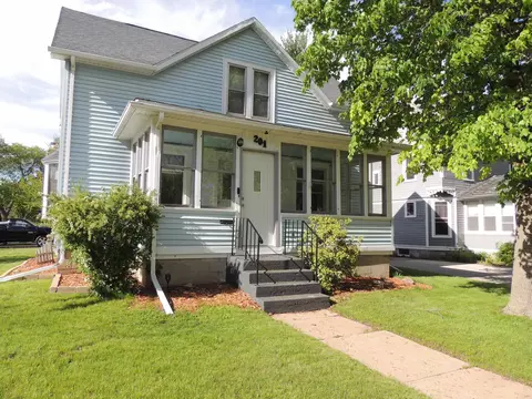 201 SE 7th Ave, Waverly, IA 50677