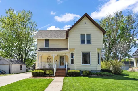 213 S Chestnut Ave, New Hampton, IA 50659