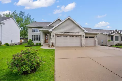 5426 Carey Dr, Cedar Falls, IA 50613