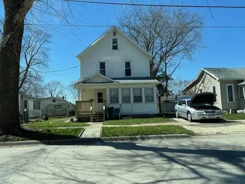 1221 Ackermant St, Waterloo, IA 50703