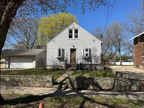 1112 N Hampshire Ave, Mason City, IA 50401