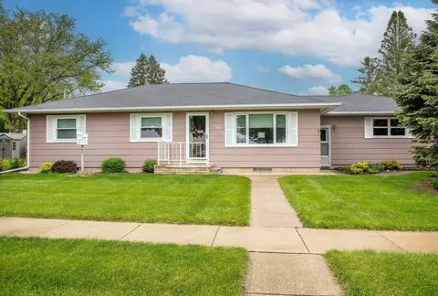1200 4th Ave SW, Waverly, IA 50677