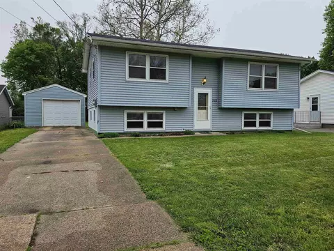 322 End Ave, Evansdale, IA 50707