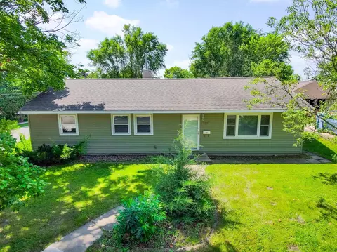 1202 W 18th, Cedar Falls, IA 50613