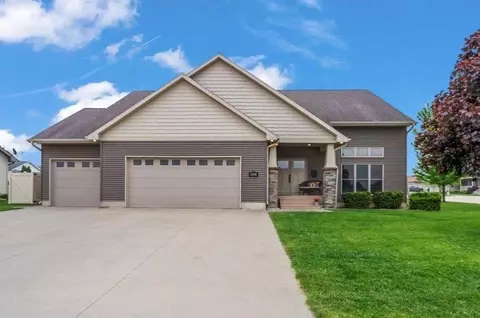 308 Pheasant Ln, Hudson, IA 50643