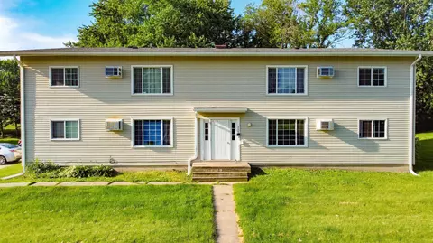 1126 Langley Rd, Waterloo, IA 50702