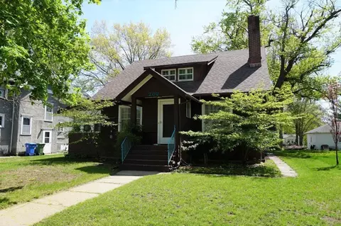 202 3rd Ave, Charles City, IA 50616
