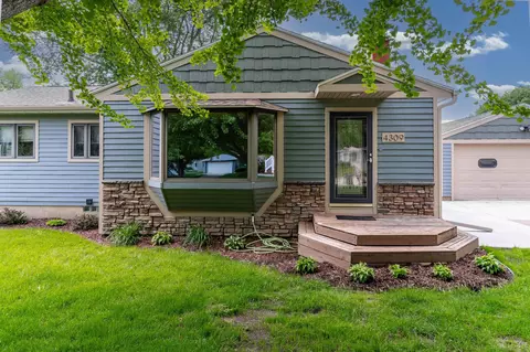 4309 Rownd St, Cedar Falls, IA 50613