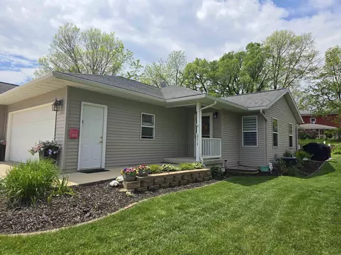 211 Painter St #2, Decorah, IA 52101 photo 2
