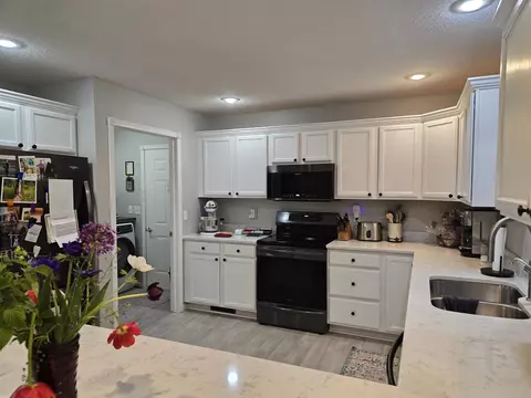 211 Painter St #2, Decorah, IA 52101 photo 9