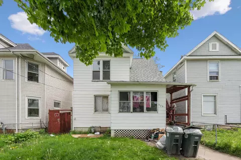 725 W 5th St, Waterloo, IA 50702