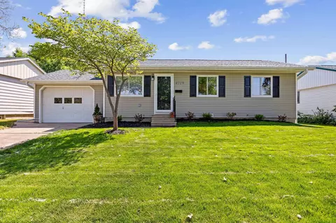 4719 NE F Ave, Cedar Rapids, IA 52402
