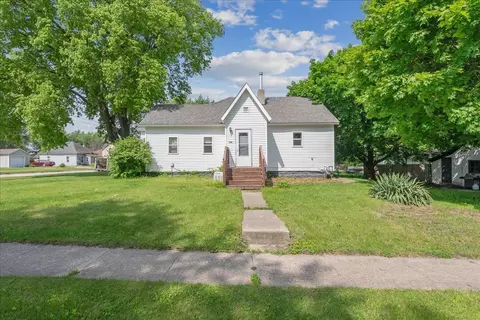 1018 15th St, Eldora, IA 50627