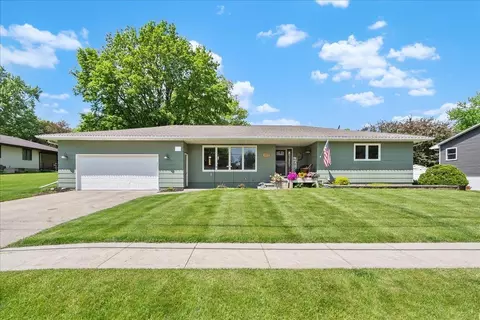 411 N Johnson St, Parkersburg, IA 50665