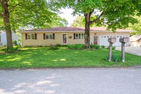 204 Dixie Cir, Evansdale, IA 50707