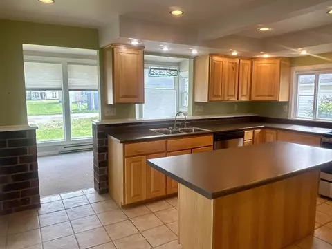 203 E Main St, Decorah, IA 52101 photo 7