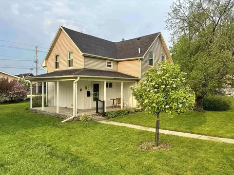 203 E Main St, Decorah, IA 52101