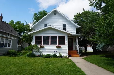205 3rd Ave, Charles City, IA 50616