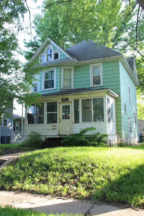 422 Baltimore St, Waterloo, IA 50701