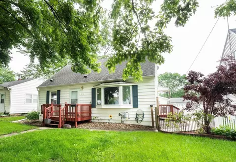 1140 Bourland Ave, Waterloo, IA 50702
