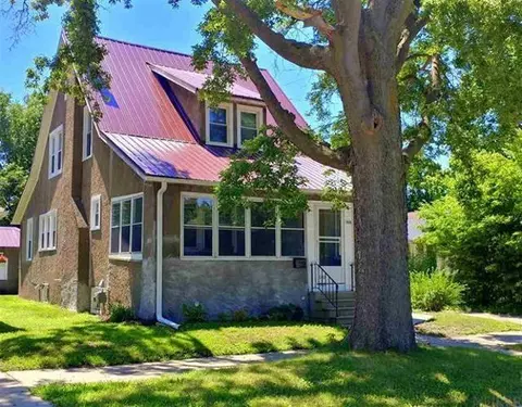 111 Kern, Waterloo, IA 50703