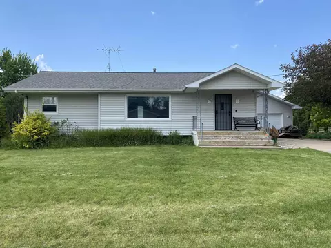 807 Park St, Dysart, IA 52224