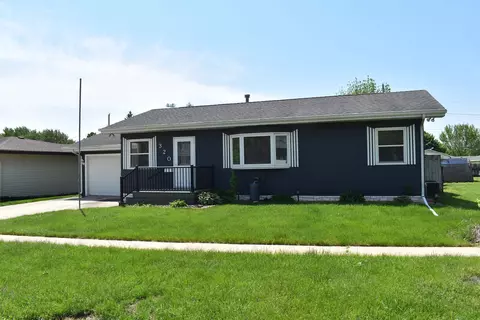 320 Oak St, Osage, IA 50461
