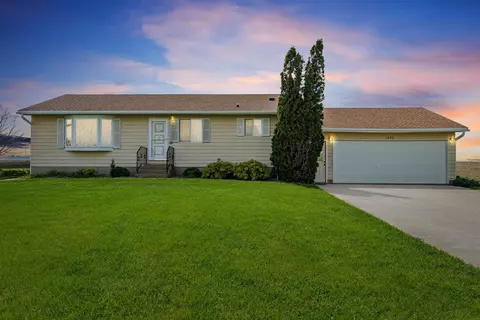 1489 Washington Ave, Lamont, IA 50650