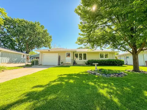 72 Stony Way, Mason City, IA 50401