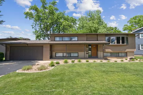 615 Midlothian Blvd, Waterloo, IA 50701
