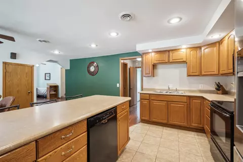 155 S 175 S 3rd St, Maynard, IA 50655 photo 9