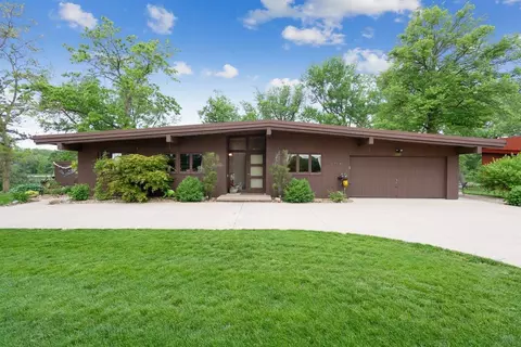 2718 Cottage Row Rd, Cedar Falls, IA 50613