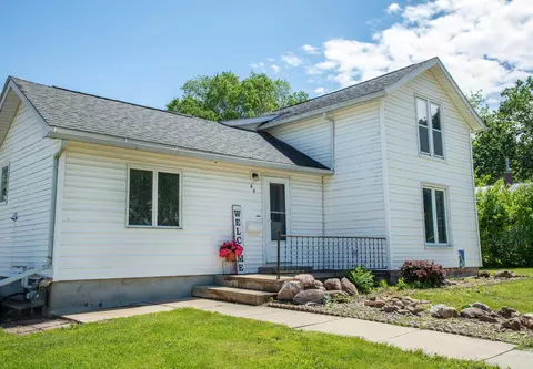 44 Charles City Rd, Nashua, IA 50658