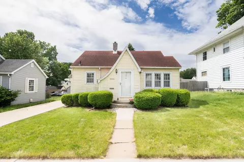 1504 Williston Ave, Waterloo, IA 50702