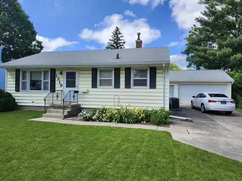 1319 W 7 St, Cedar Falls, IA 50613