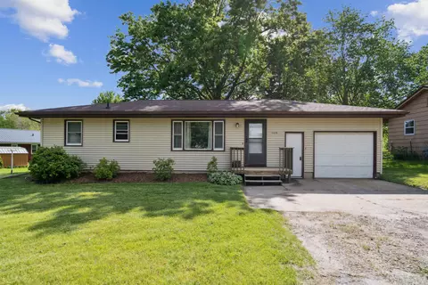 1115 9th Ave SW, Independence, IA 50644
