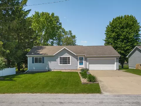 122 Cedar St, Janesville, IA 50647