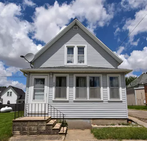 441 4th St, Clutier, IA 52217
