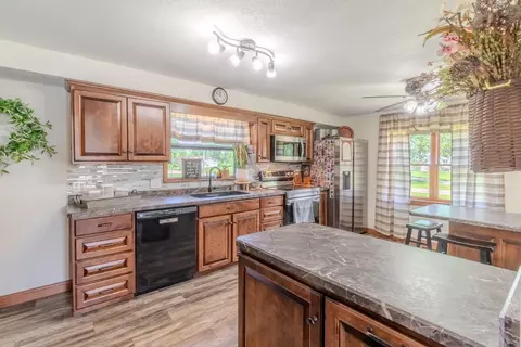 409 Oak St, Sumner, IA 50674 photo 8