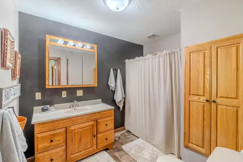 409 Oak St, Sumner, IA 50674 photo 14