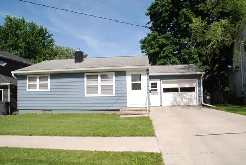 116 Jones St, West Union, IA 52175