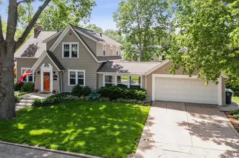 142 Graceline Blvd, Waterloo, IA 50701