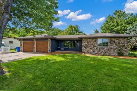1400 Cedar Lane Dr, Waverly, IA 50677
