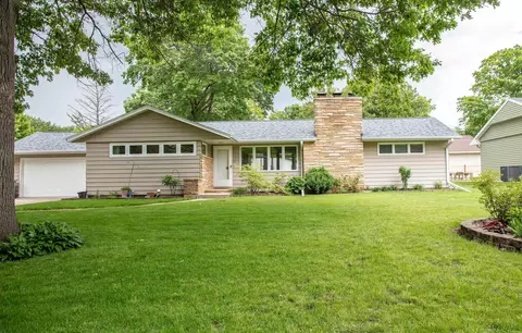 705 Sheridan Rd, Waterloo, IA 50701