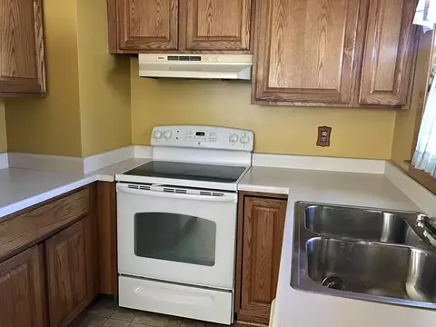 404 E Spring St, New Hampton, IA 50659 photo 5